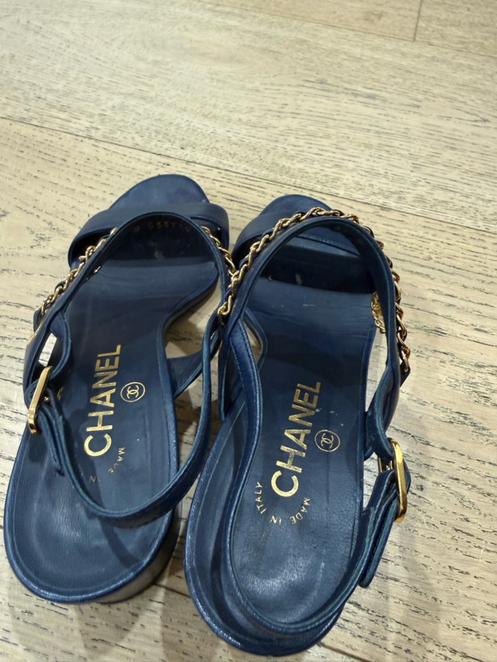 CHANEL Navy Leather Slingback Sandals with Gold Chain Trim - Picture 5 of 6